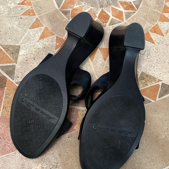 Italian black shoes sandals/slides silver accent women’s size 11W - Picture 2 of 4